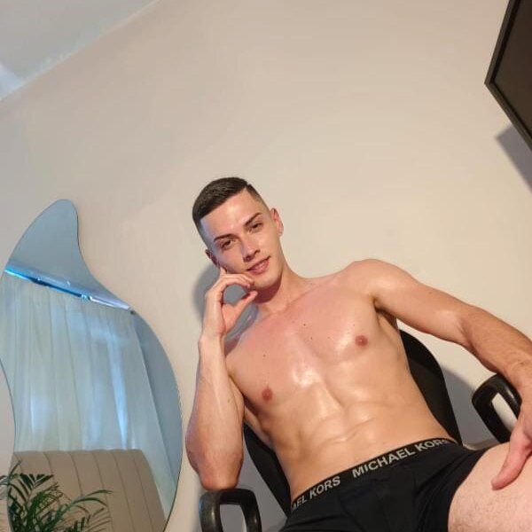 Live sex webcam photo for ErosJupiter_07 #288355599