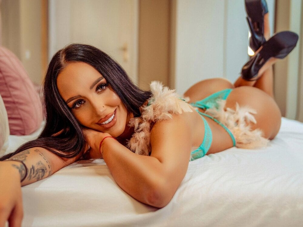 livesexr.com ambervog livesex profile in you-about-to-enter-onto-the-domintion-of-twilight-zone-were-you-never-been-before-planet-earth-space-somewhere-out-there cams