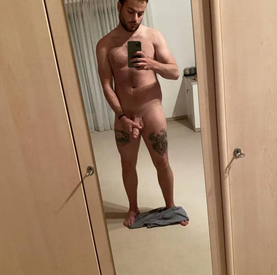 meexmuc1's Offline XXX Chat