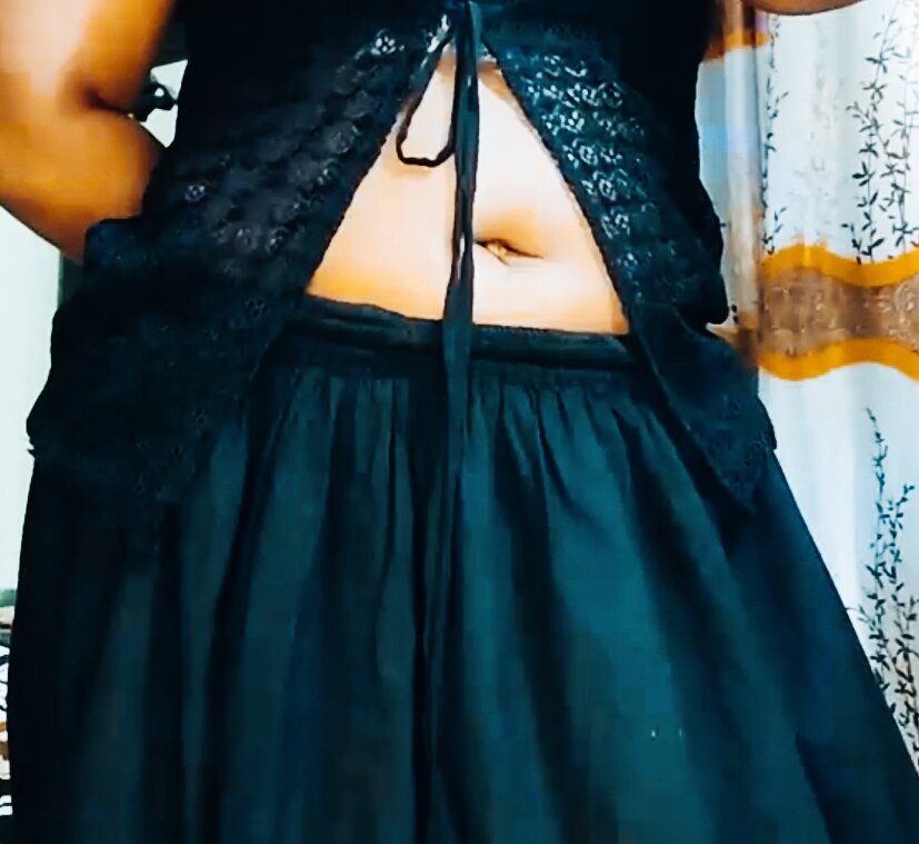 Idhika-Paul live cam model at StripChat
