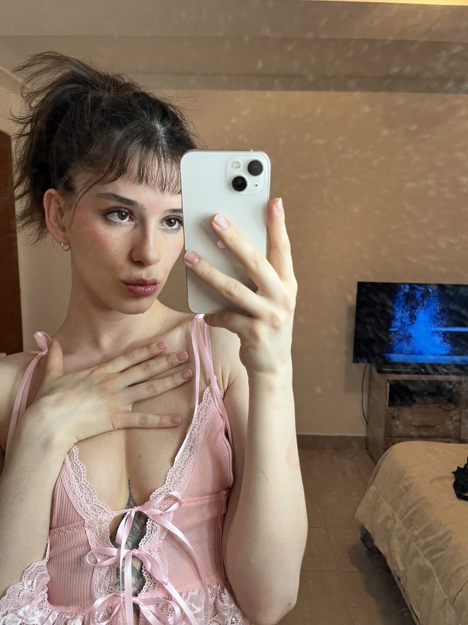 youngbrunetteclara