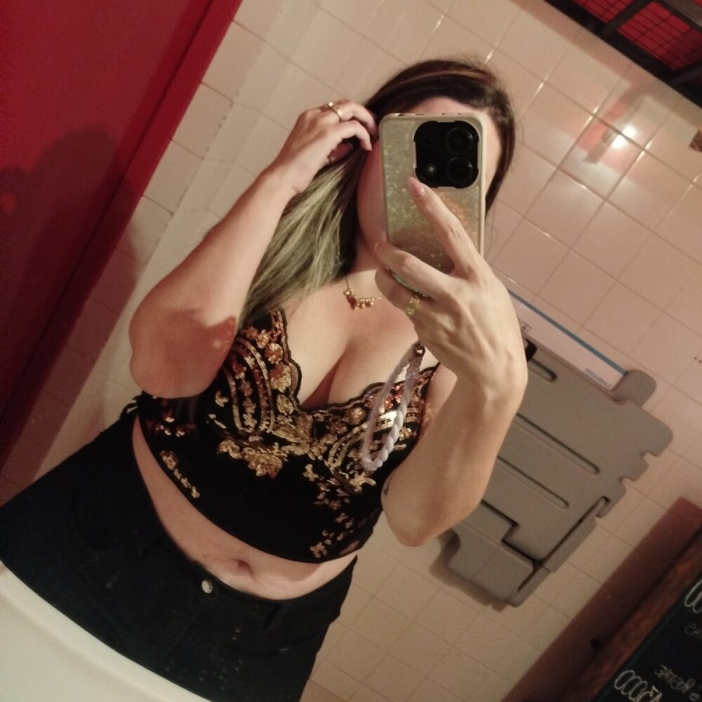 MaraLuxe Adlı Modelin Çevrimdışı XXX Sohbeti