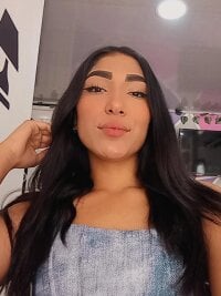 RoxanneLambert_'s Offline Chat Room