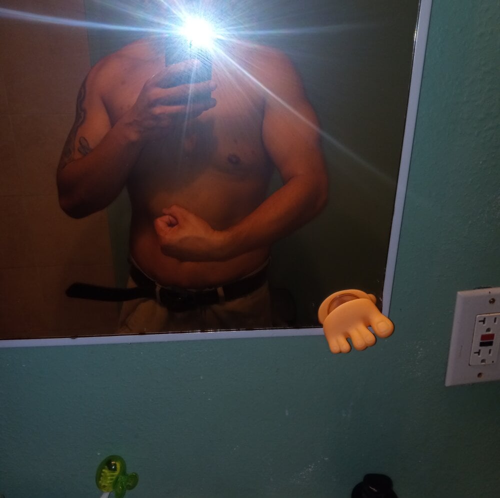 Mikelawrryy24_'s Offline XXX Chat