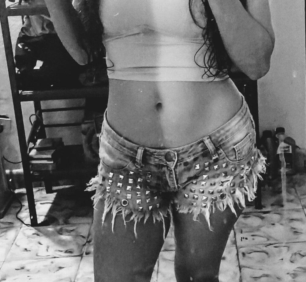 livestrip-joy.com zafiro_g livesex profile in bisexual cams