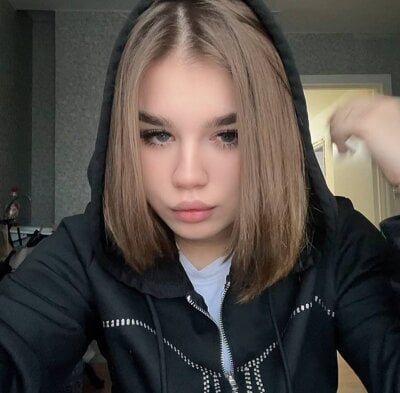 WednesdayMila on StripChat