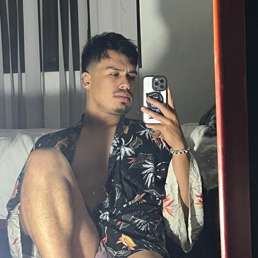 axel_smith18 from stripchat