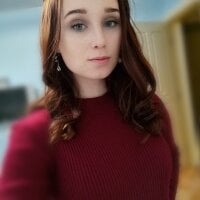 Tiona_Lewis' Offline Chat Room