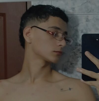 tiian_ Live Cam on StripChat