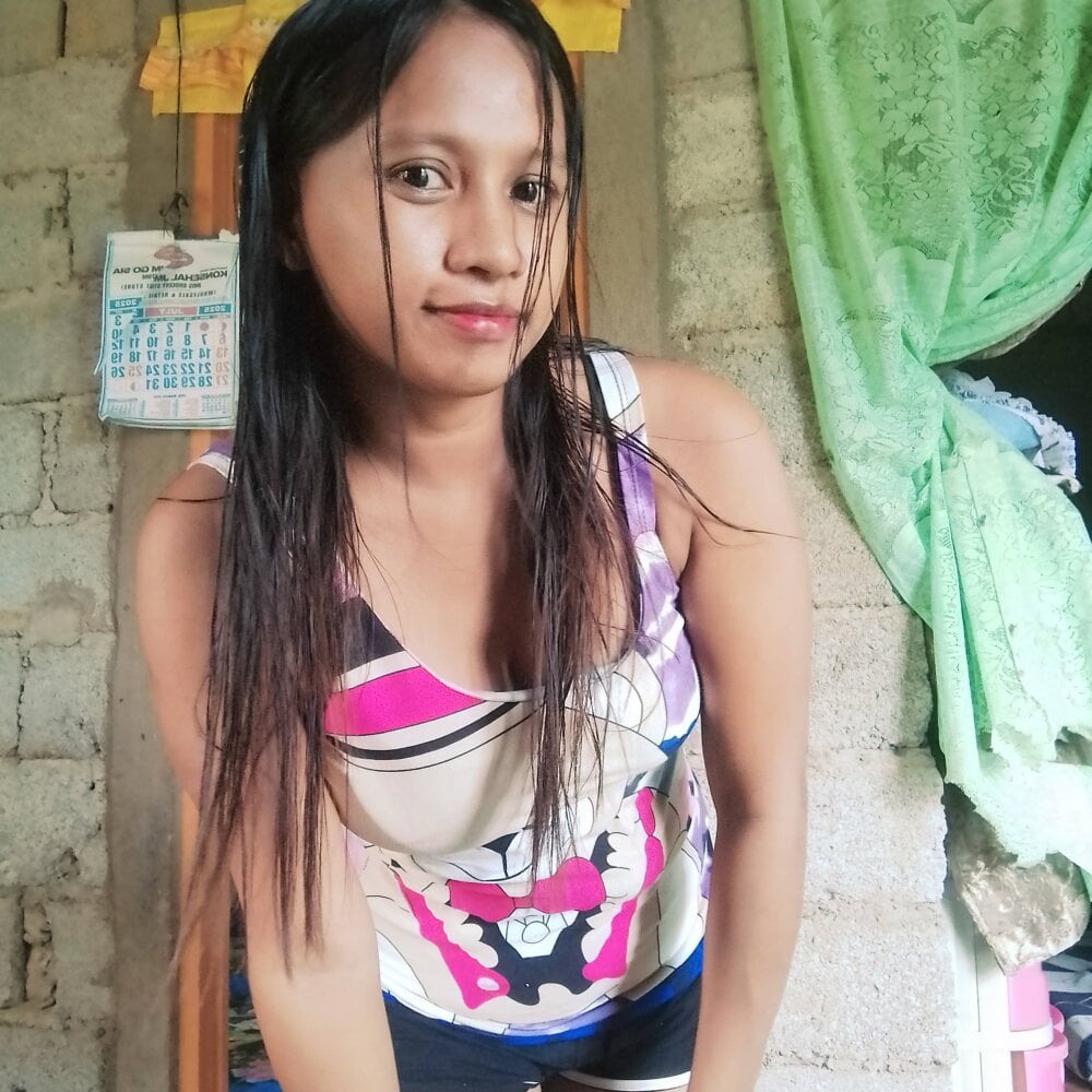 myliveeroticcams.com prettycute_28 livesex profile in straight cams