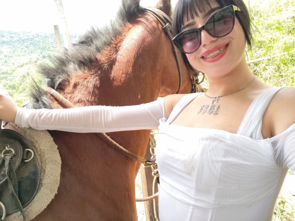 kitty_melodi from stripchat