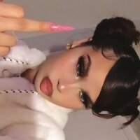Theluvvlydior's Offline Chat Room