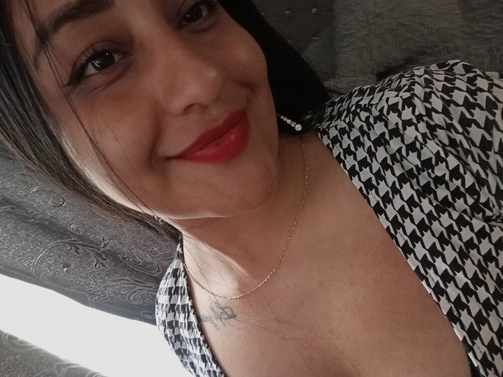 cute8smile from stripchat
