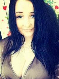 viktoriaSweet69's Offline Chat Room
