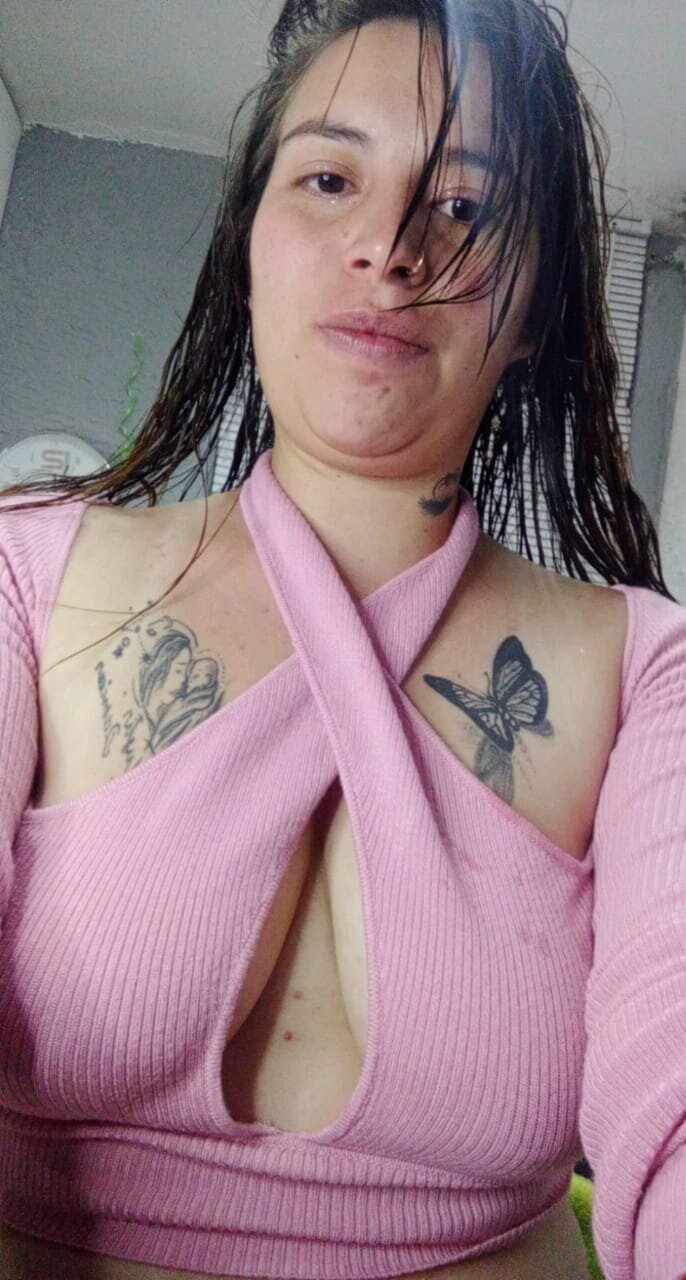 layanafuckhardass