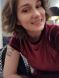 highpriestessxo's Offline Chat Room