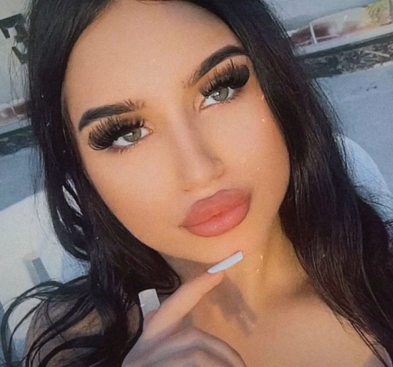 Rebe_Kah