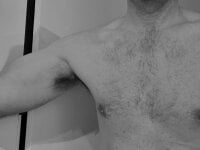 GrowHuge's webcam live show