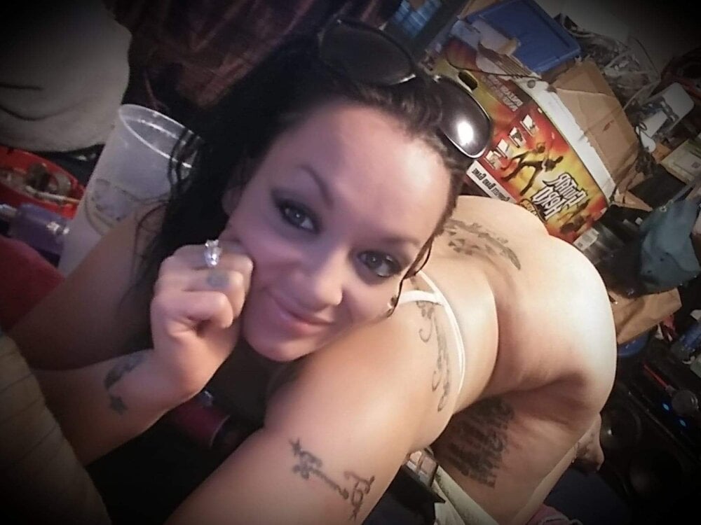 thicknjuicy8686's Offline XXX Chat