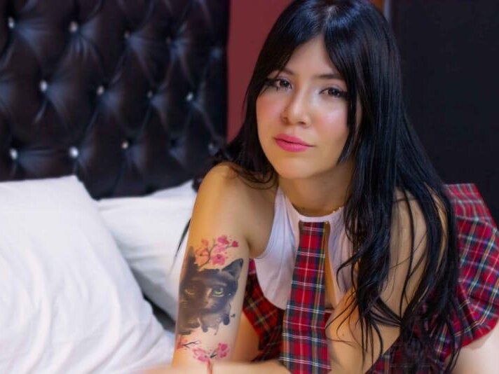 Live sex webcam photo for AilynRed #289982756