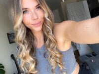 Curly-Lola's Offline Chat Room