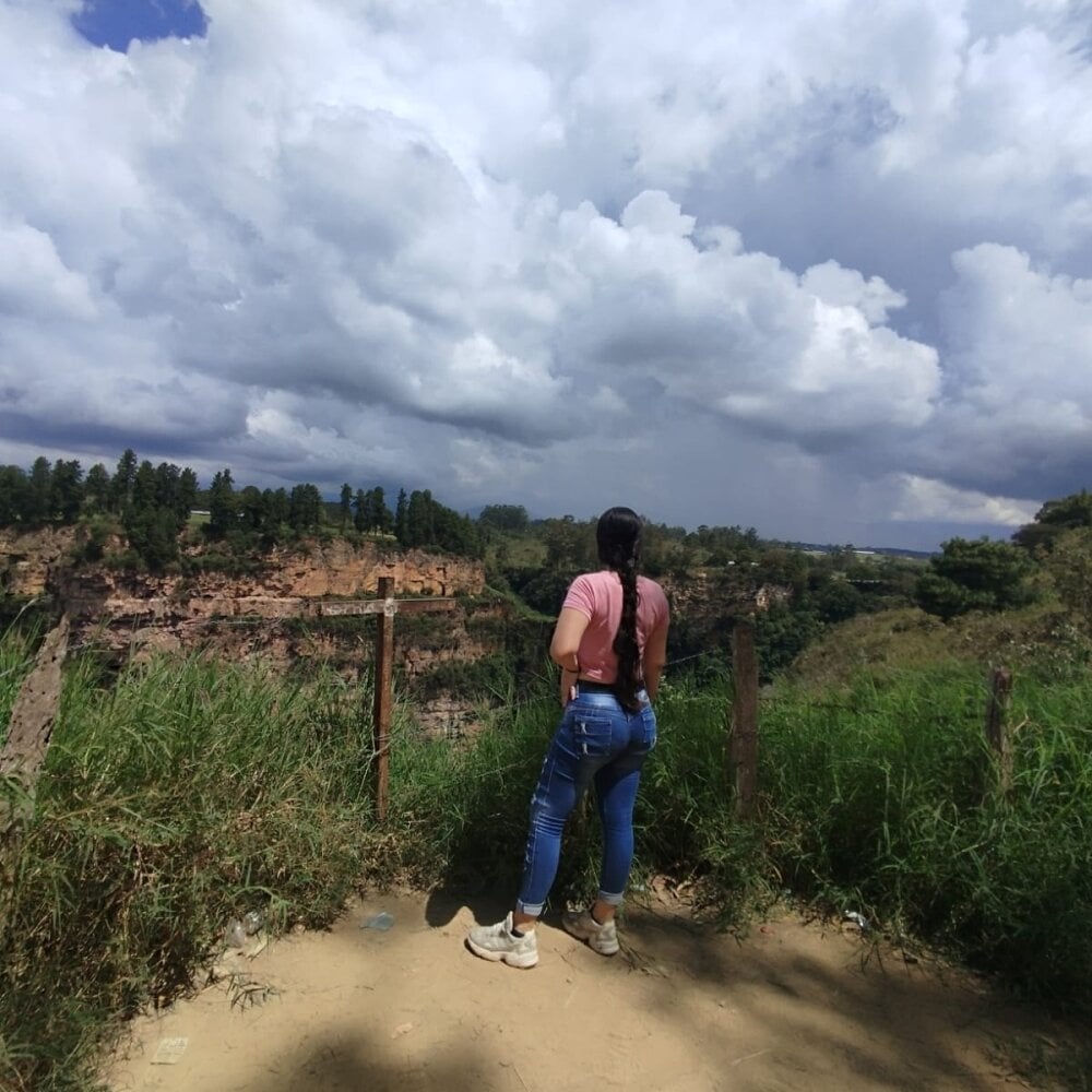 Lucianaferro_ profile