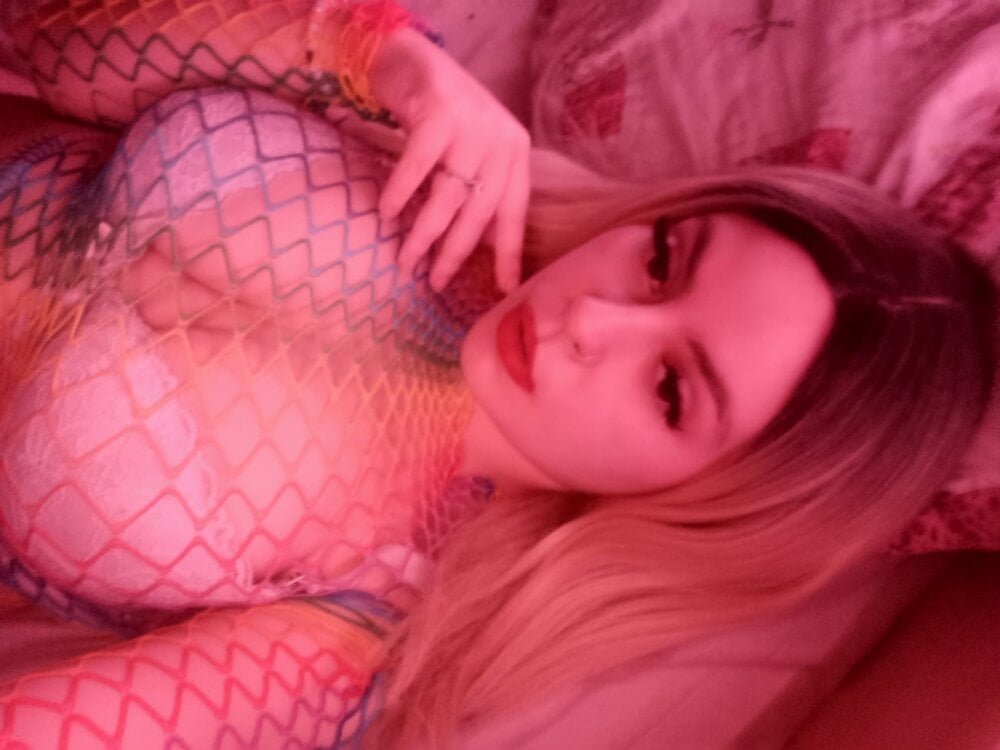 Watch  Stoned-baby69 live on cam at StripChat