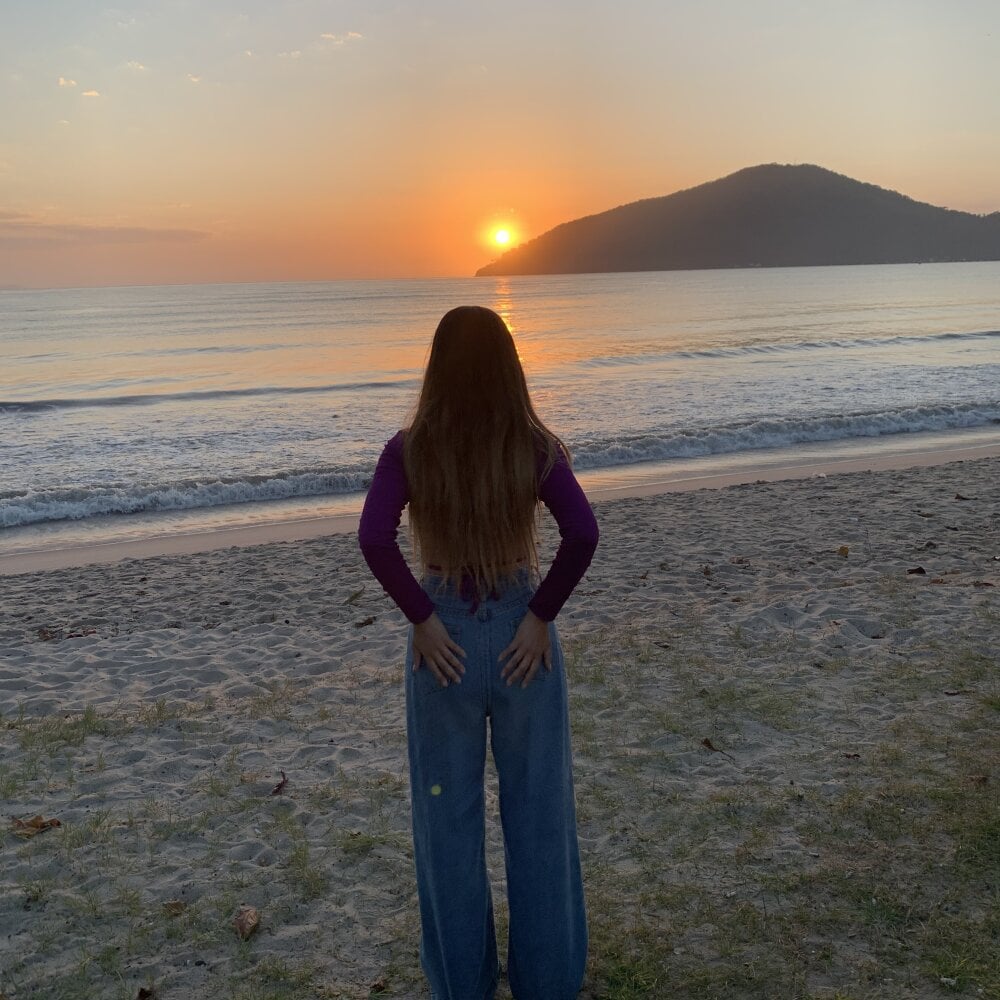 raveninha05's Offline XXX Chat