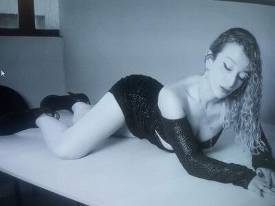 free adult cam to cam Alice Fiery
