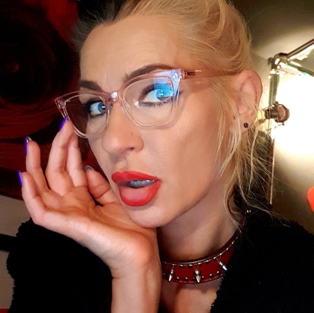 Live sex webcam photo for Kinky_Butterfly #289968445