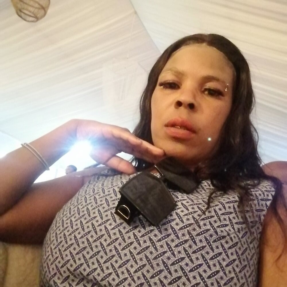 sexcam-girls.com sexyebonyqueen livesex profile in large cams