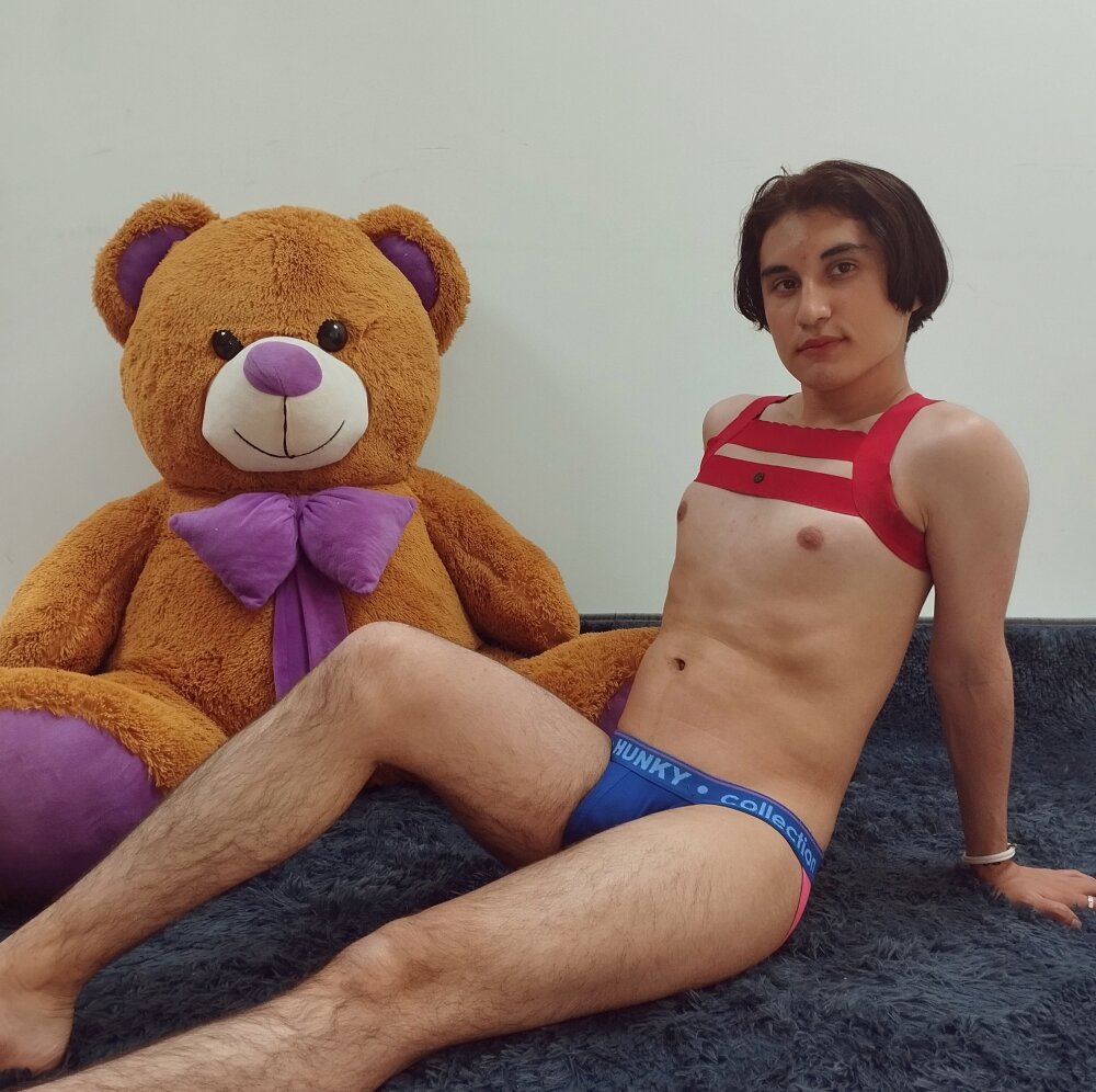 Live sex webcam photo for andy_angel1 #289999609