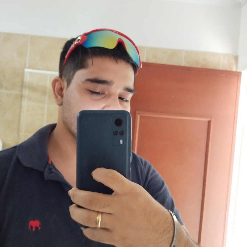 romanrainy from stripchat