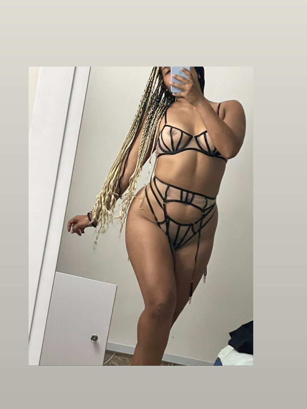 stripchat sweety_lianna webcam profile pic via free6cams.com