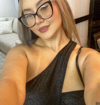 Caarlota - Stripchat Girl 