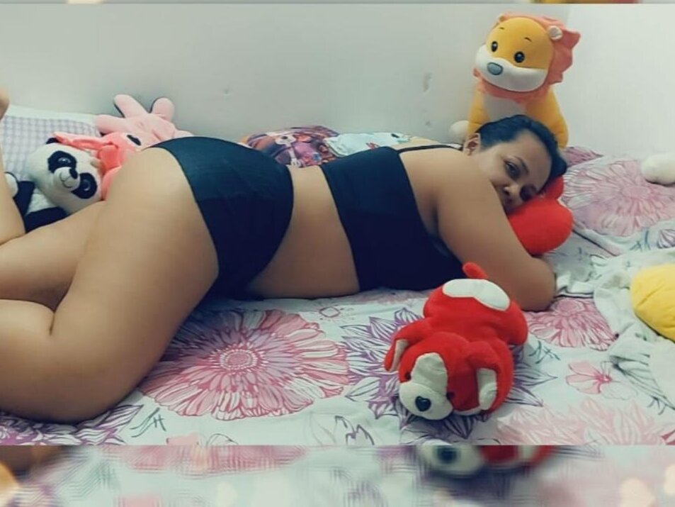 Lola_bony_'s most recent online preview