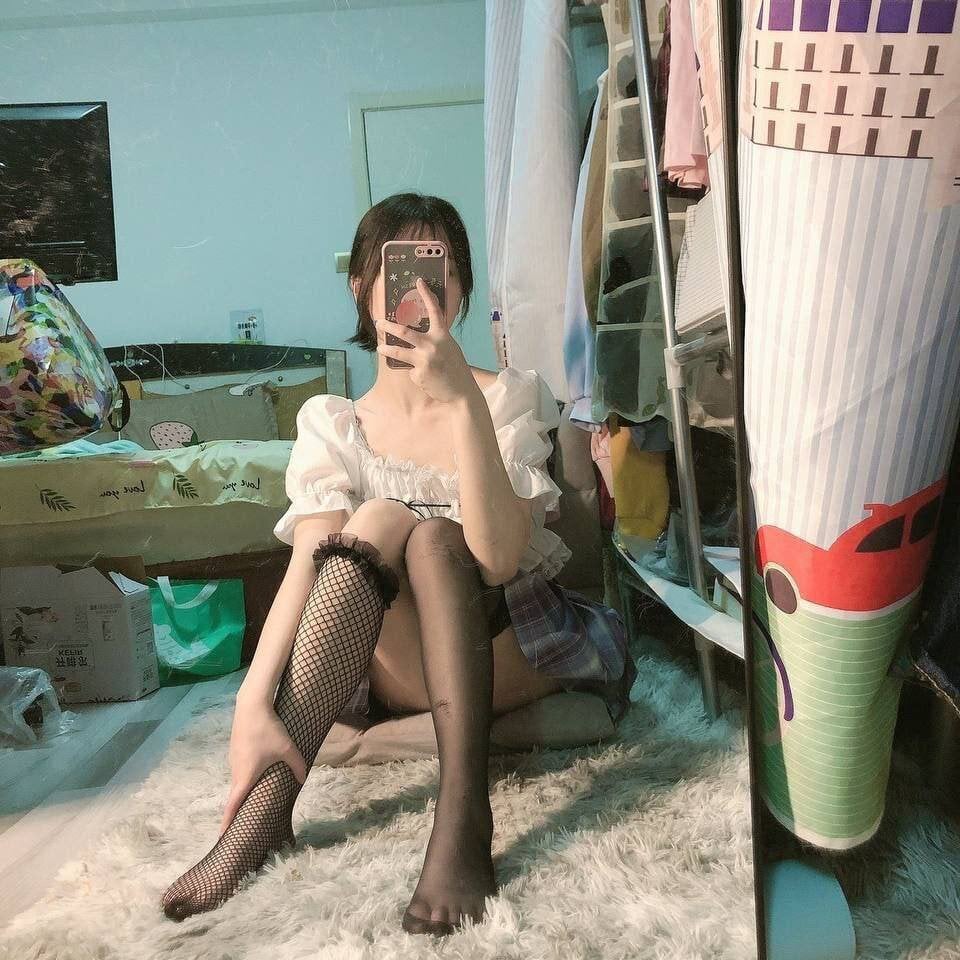 zqyaini live cam model at StripChat