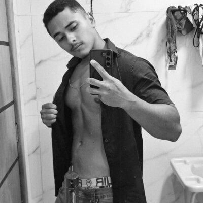 Vtzhot Male Outdoor Adult Live Webcam
