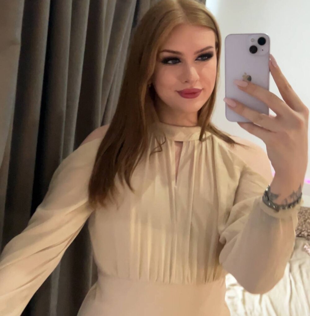 kelly_wayne7's Offline XXX Chat