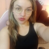 Bee_Blonde's webcam live show