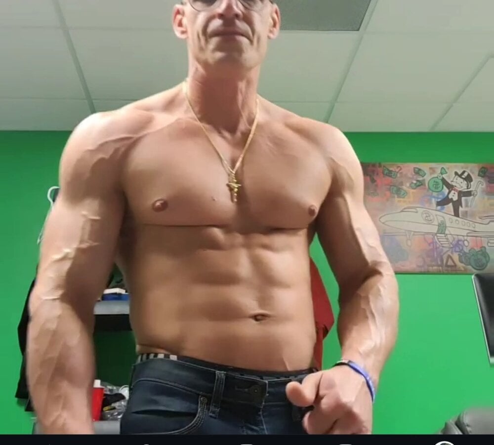 Lordlorenzo0's Offline XXX Chat