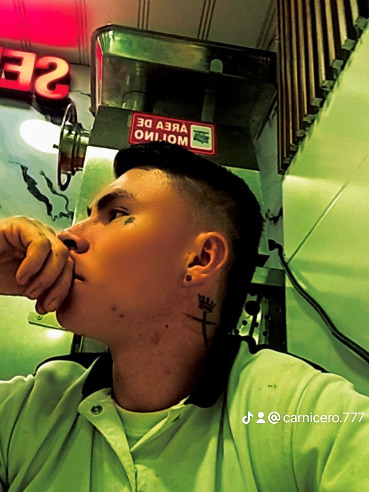 Deibyd99's Offline XXX Chat