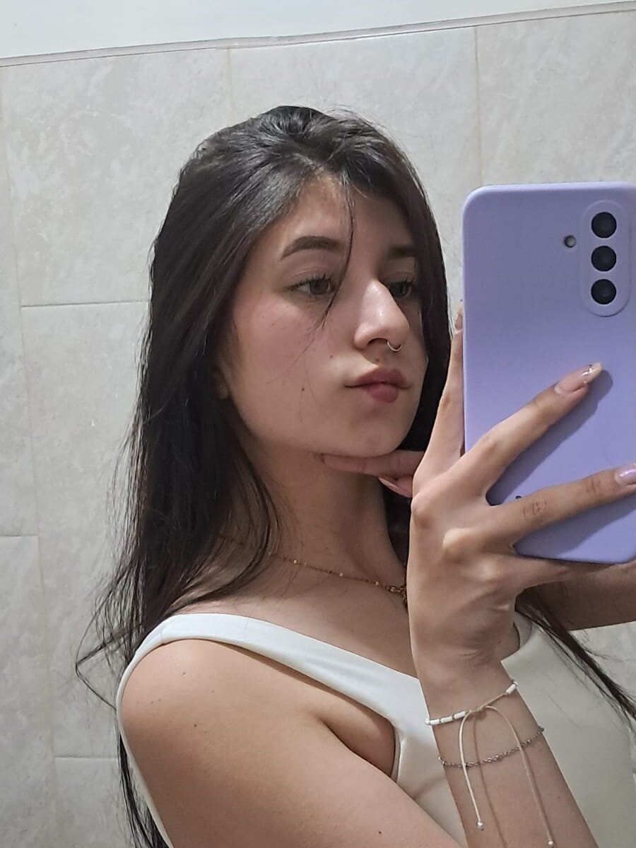 show2cam.com mia_jhonnes livesex profile in from-a-hidden-gem-where-we-explore-our-deepest-desires-together cams