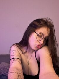 HoneyMildred's Offline Chat Room