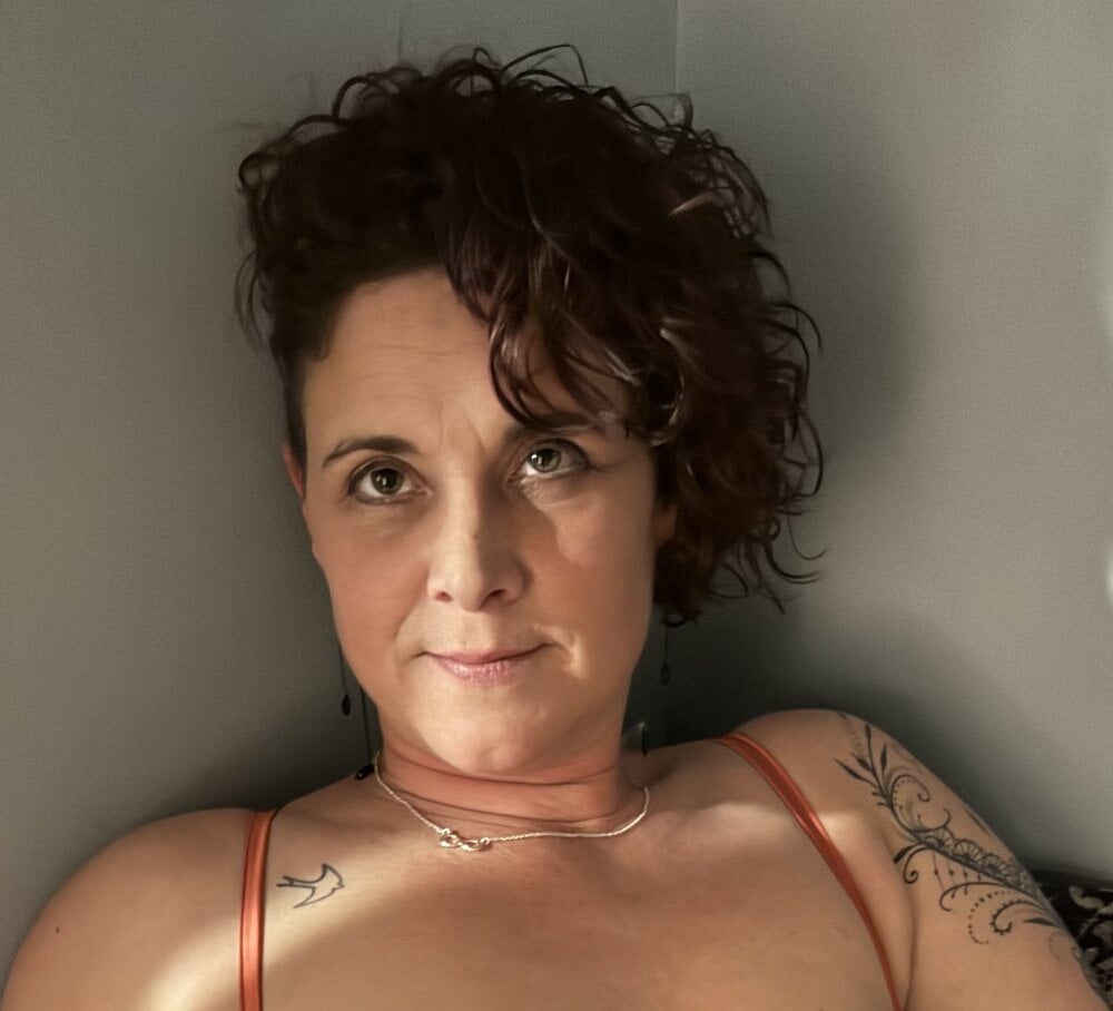 MidWestMilf80 Offline XXX-Chat