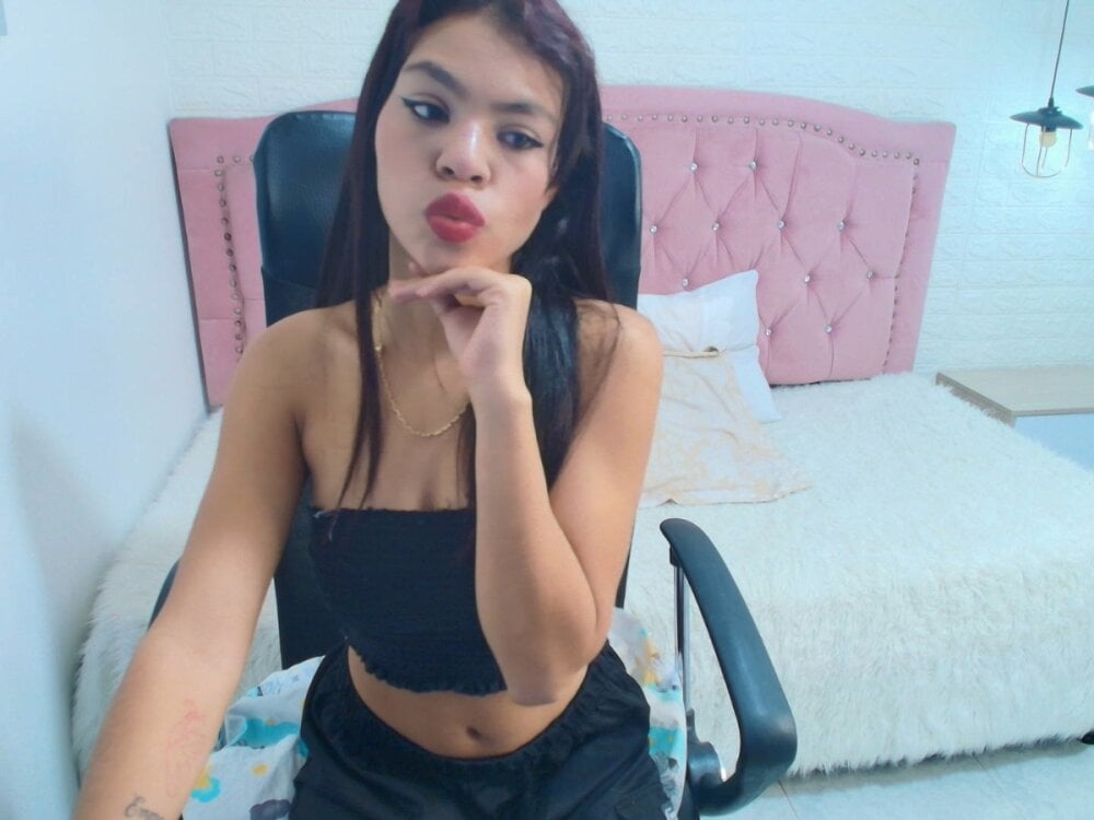 angiie_harmony profile