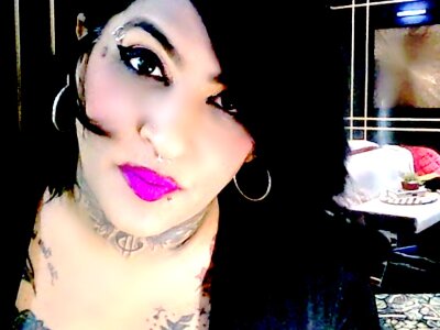 IndianCatz live on StripChat