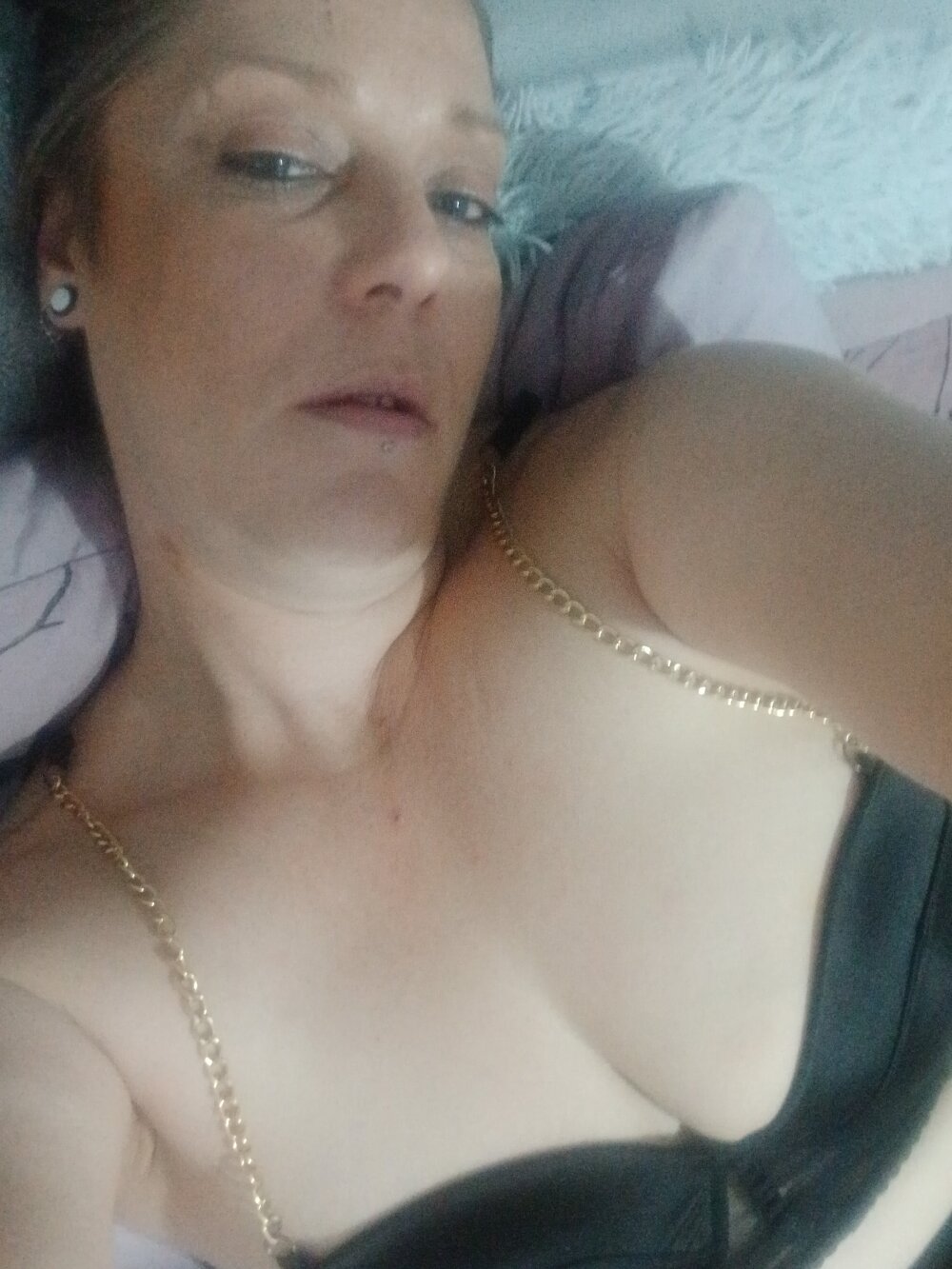 curvybabe88 webcam profile - Saint Helenian