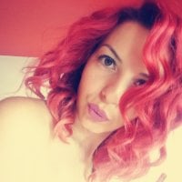 SerenaLoveX's Offline Chat Room