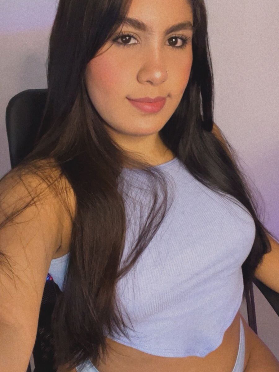 watchgirlcam.com sabrina_skyy livesex profile in bisexual cams